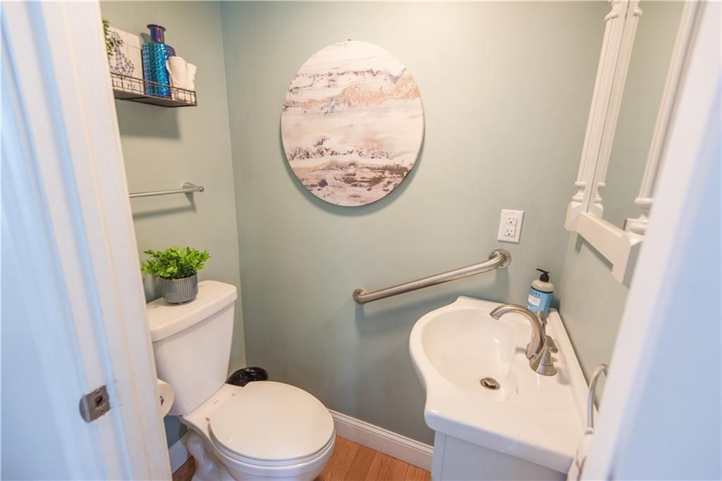 Building Photo - 88 Kay St