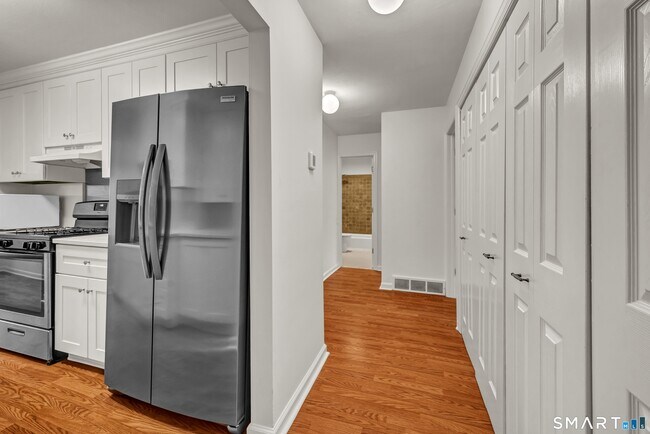 Building Photo - 57 Lawson Ln