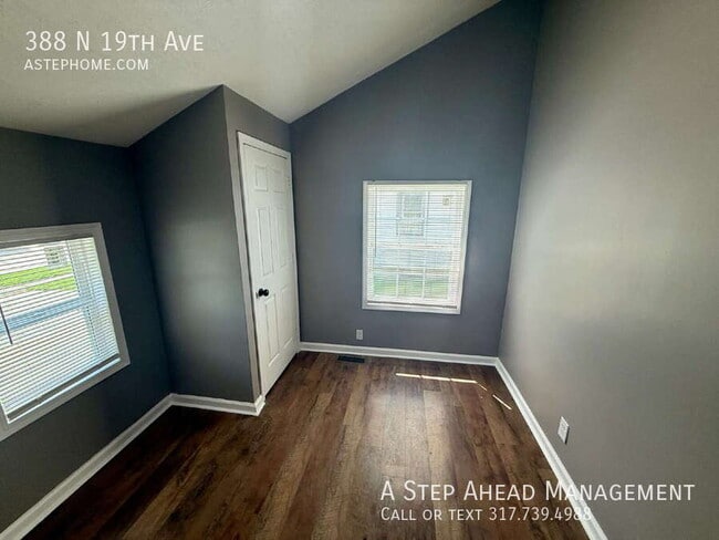 Building Photo - 388 N 19th Ave
