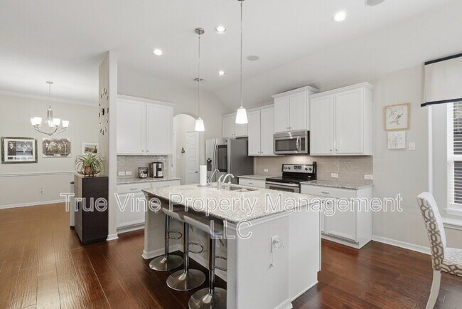 Building Photo - 4727 La Santa Rd