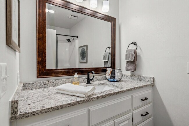 Building Photo - 30 Lunsford Ln