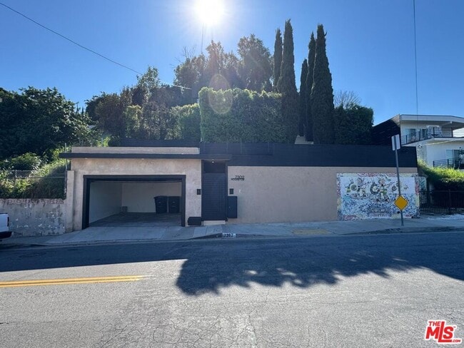 Building Photo - 7302 Mooney Dr