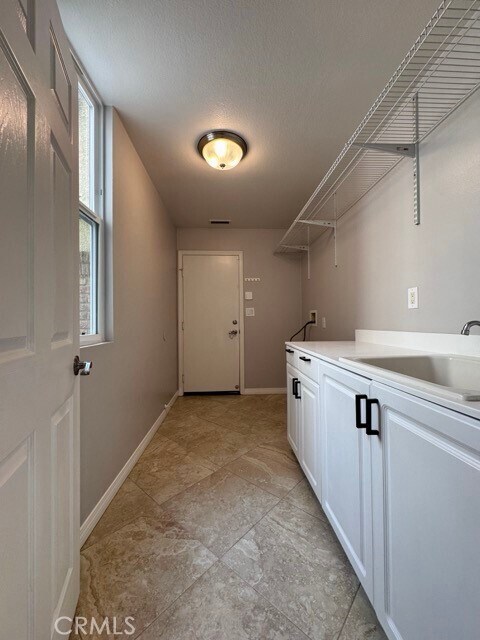 Building Photo - 36948 Silk Tree Ct
