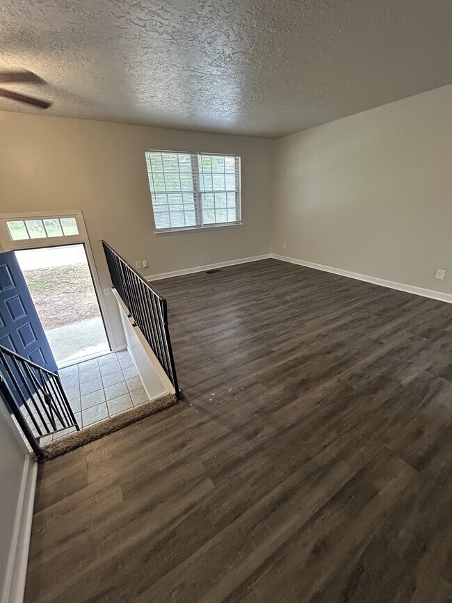 Building Photo - 1623 Denison Dr