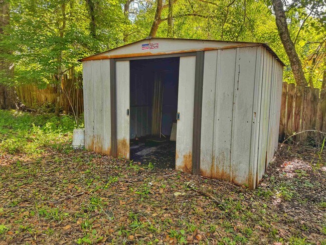 Building Photo - 5872 Pine Creek Dr