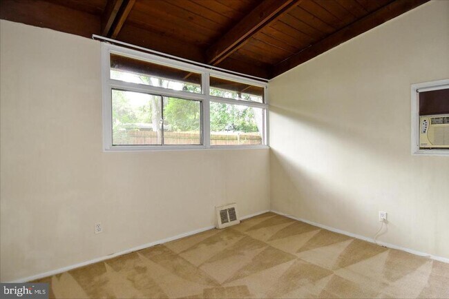 Building Photo - 3415 Gallows Rd