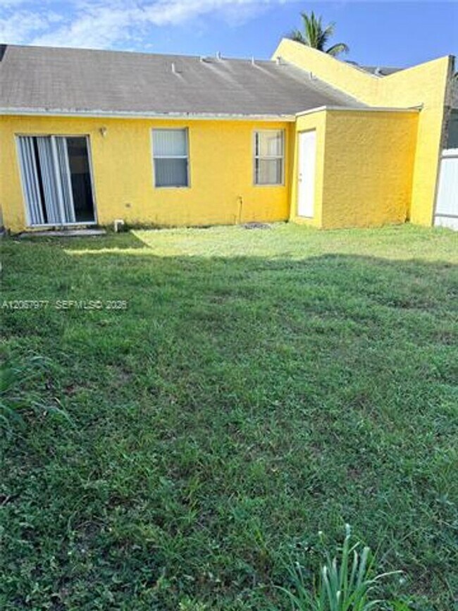 Building Photo - 11537 Louis St
