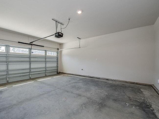 Building Photo - Built in 2022 and waiting for you to move right on in!