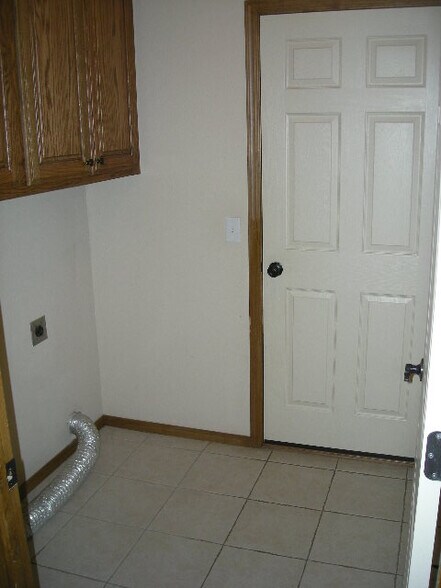 Building Photo - 809 SW 38th St