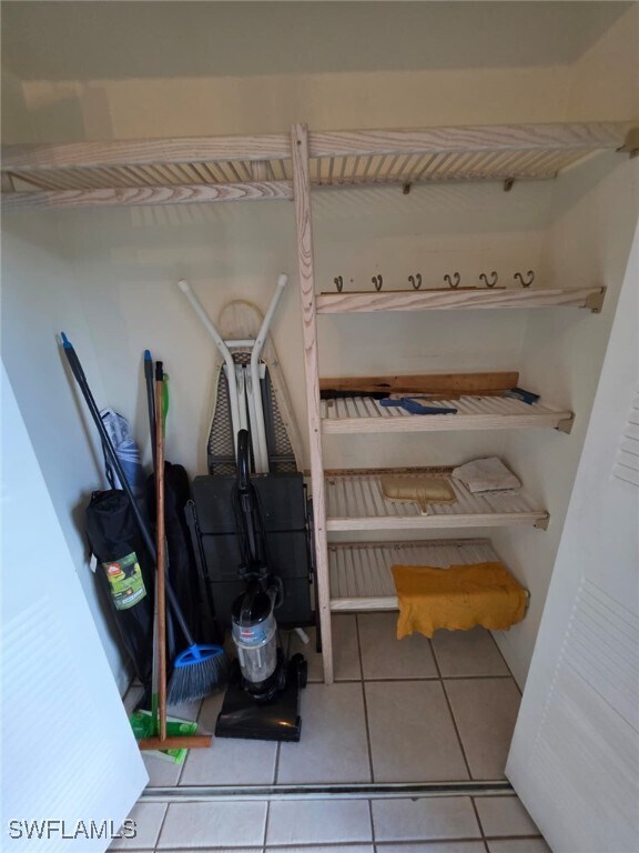 Building Photo - 3655 Boca Ciega Dr