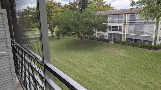 Building Photo - 286 Mansfield G