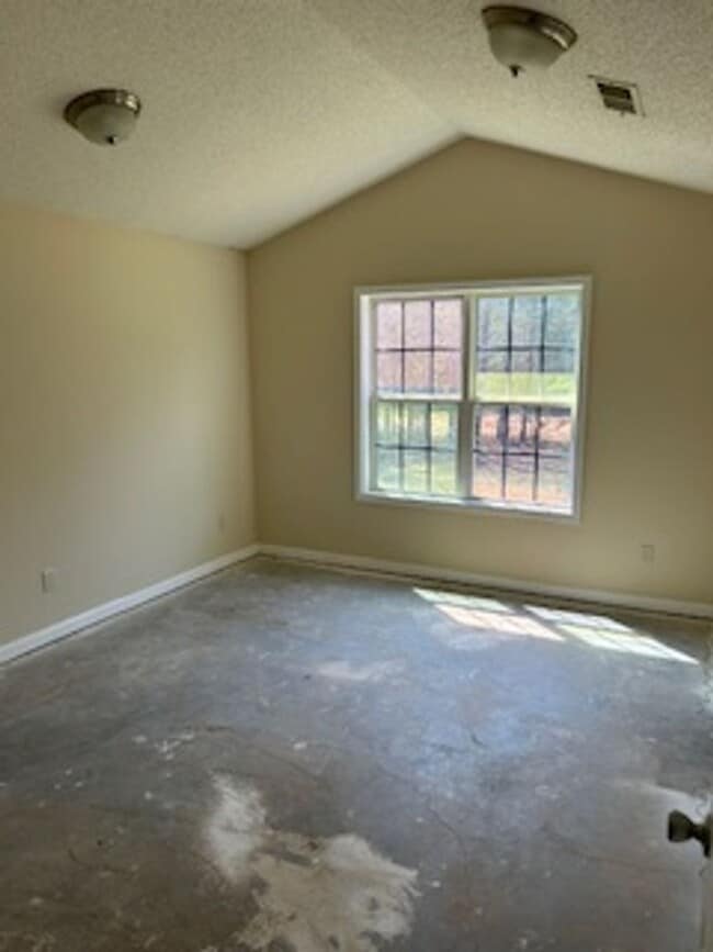 Building Photo - 105 Margaret Way