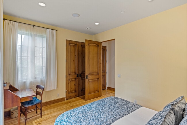 Building Photo - 3317 Taylor Rd