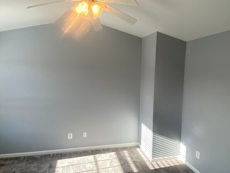 Building Photo - 4101 Strawbridge Ct