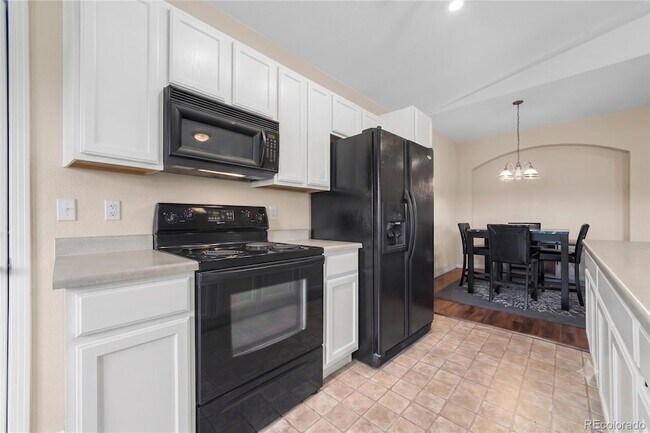 Building Photo - 9569 Pearl Cir