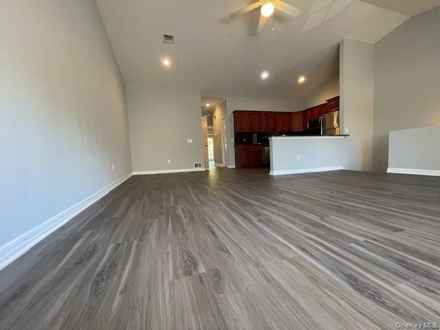 Building Photo - 112 Centre Ct