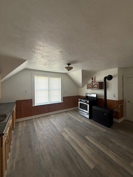 Kitchen - 236 Mason St