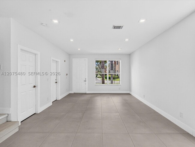 Building Photo - 1800 NW 78th Ave