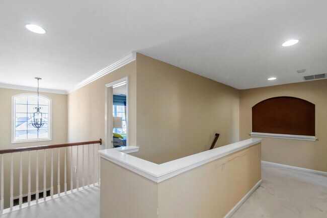 Building Photo - 3863 Pin Oak St