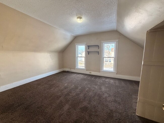 Building Photo - Cute 2 bed 1.5 baths house $750