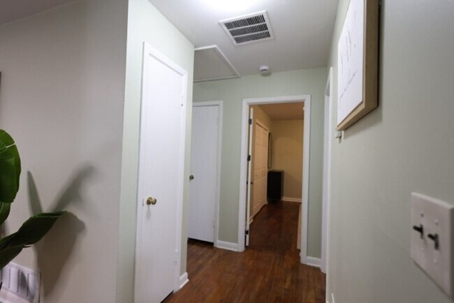 Building Photo - Move-in Ready Condo for Rent!