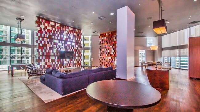 Building Photo - 1300 Brickell Bay Dr