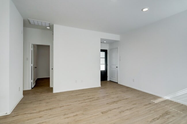 Building Photo - 18916 Caney Frst Dr