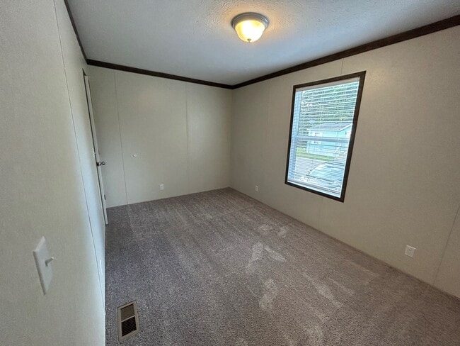 Building Photo - 175 Birch