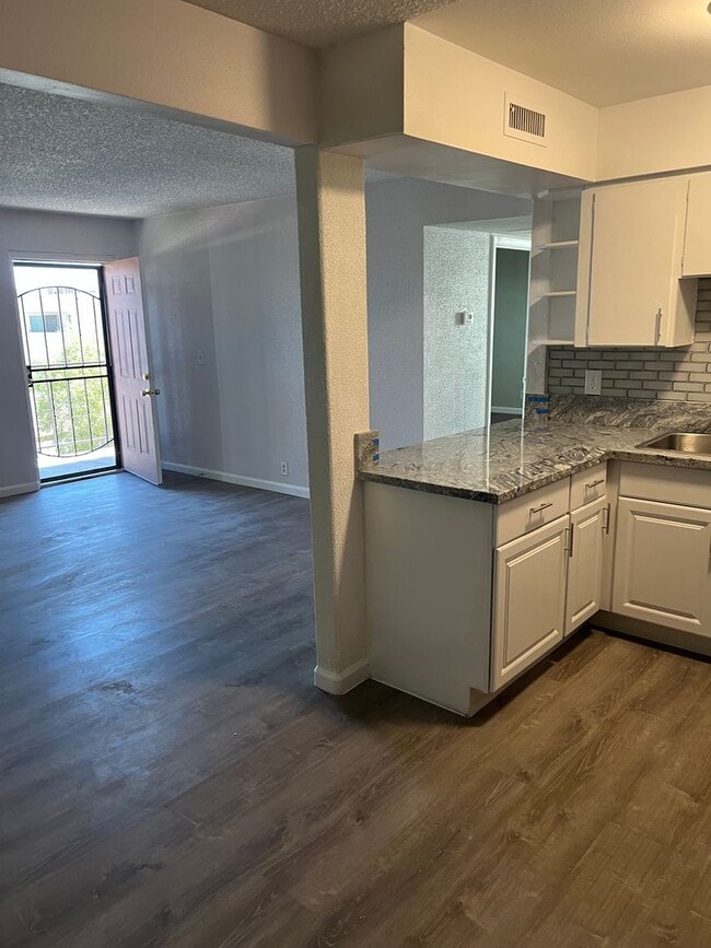 Primary Photo - 2 Bedroom 1 Bath In Central Las Vegas