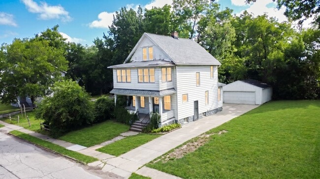 Building Photo - 853 E 155th St