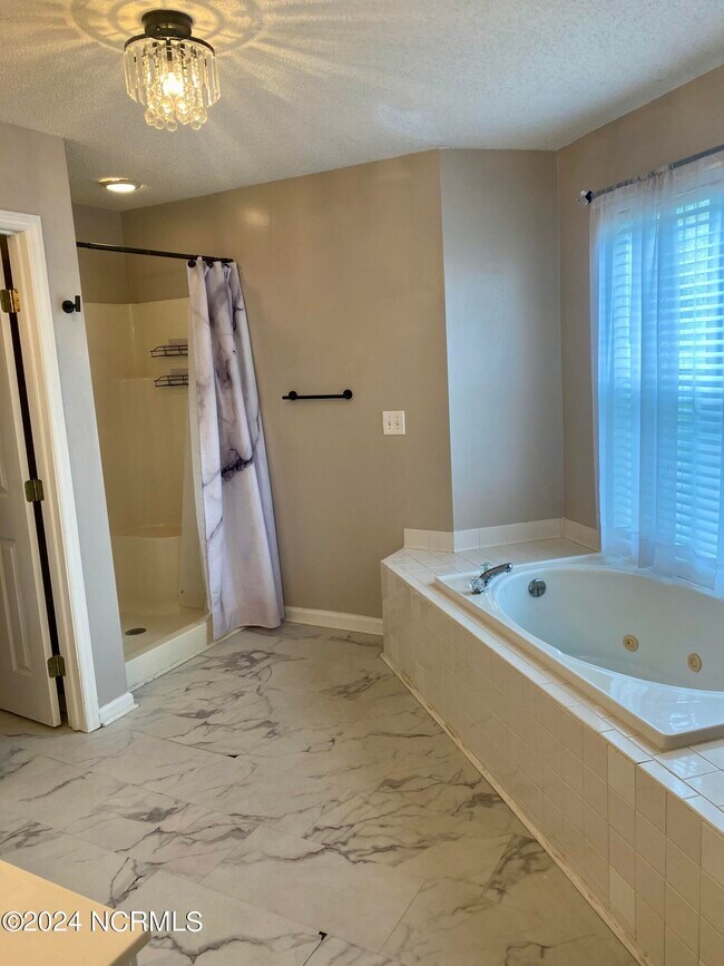 Building Photo - 523 Spring Forest Rd