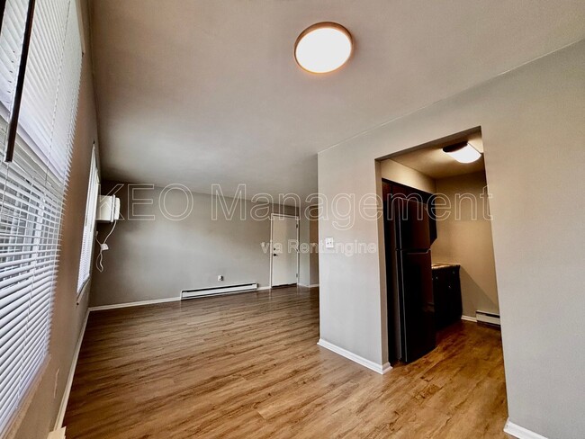 Building Photo - 1257 Sanlor Ave