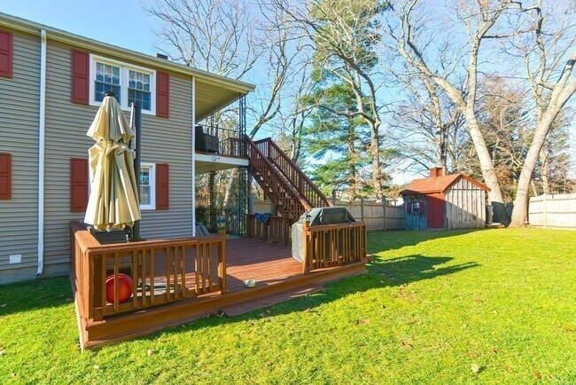 Building Photo - 110 Oswego St