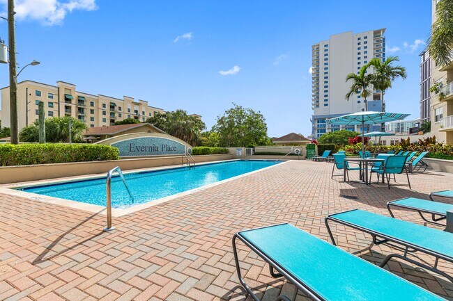 Building Photo - Evernia Place