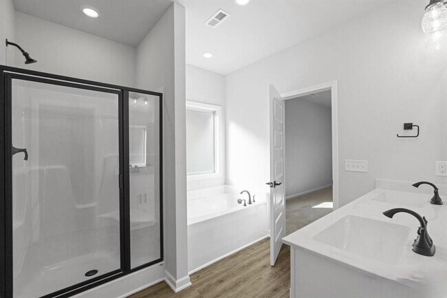 Building Photo - 127 Huffman St