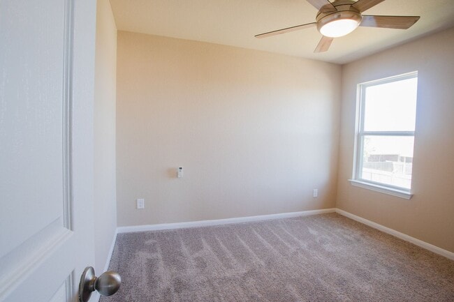 Building Photo - 1005 Papaya Cove