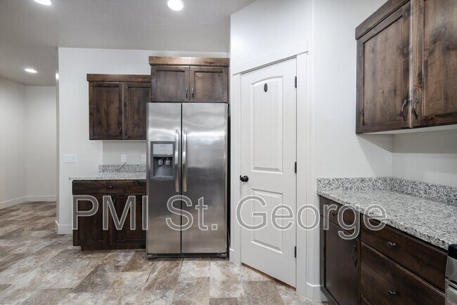 Building Photo - 3731 E Shooting Star Ln