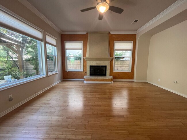 Building Photo - Elegant 5-Bedroom Carmel Valley Home with ...