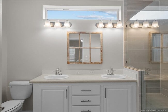 Building Photo - 257 NE Coastal Dr