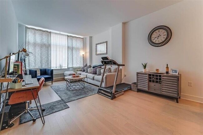 Building Photo - 1400 Hudson St