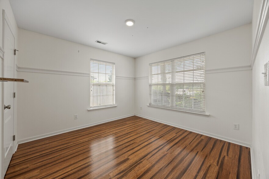 Building Photo - 125 Coldsprings Dr