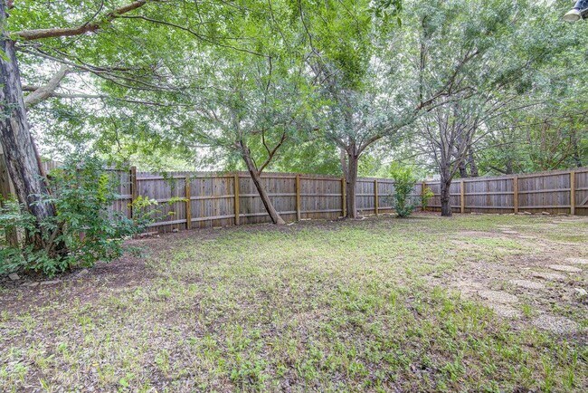 Building Photo - 4300 Companeros Way
