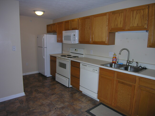 Building Photo - 8921 Hunters Creek Dr