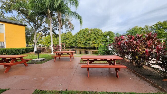 Building Photo - 4630 Commander Dr