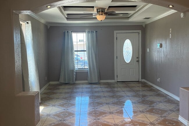 Building Photo - 514 Buckeye Dr