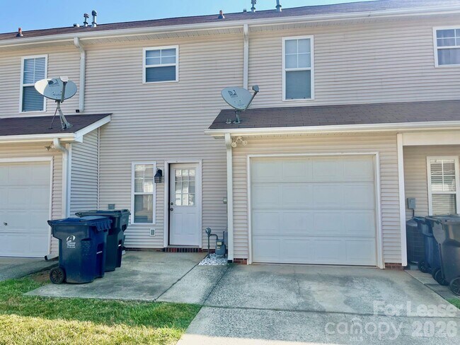 Building Photo - 16854 Bridgeton Ln