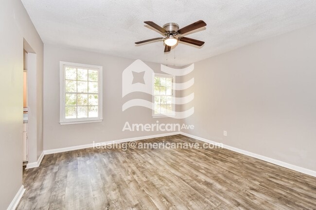 Building Photo - 449 Parlock Rd