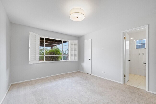 Building Photo - 4909 Flower St