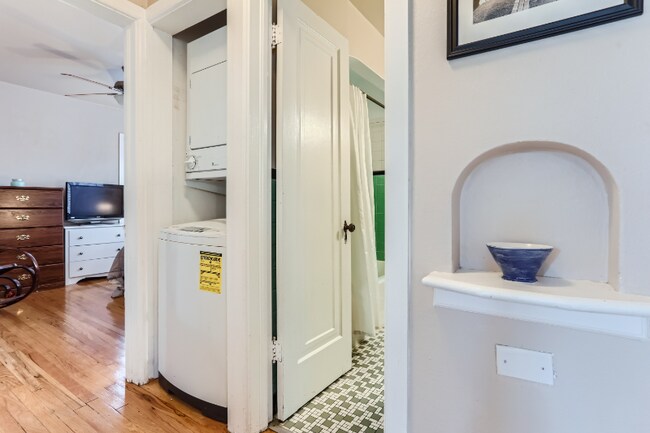 Building Photo - 759 Bellaire St