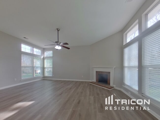 Building Photo - 1825 Golden Heights Ct